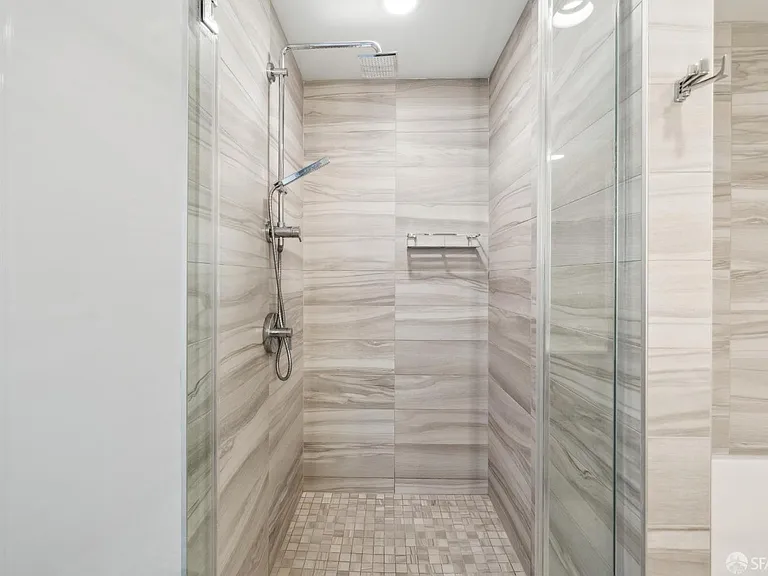 201 Folsom St #33D — Photo 33
