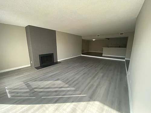 The Brentwood Collection Photo 1