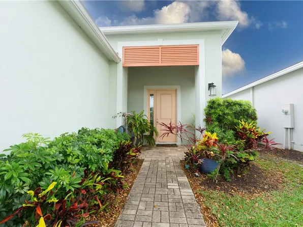 2172 Falls Mnr, Vero Beach, FL 32967