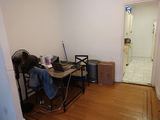 Rented by Green Line Realty | media 9