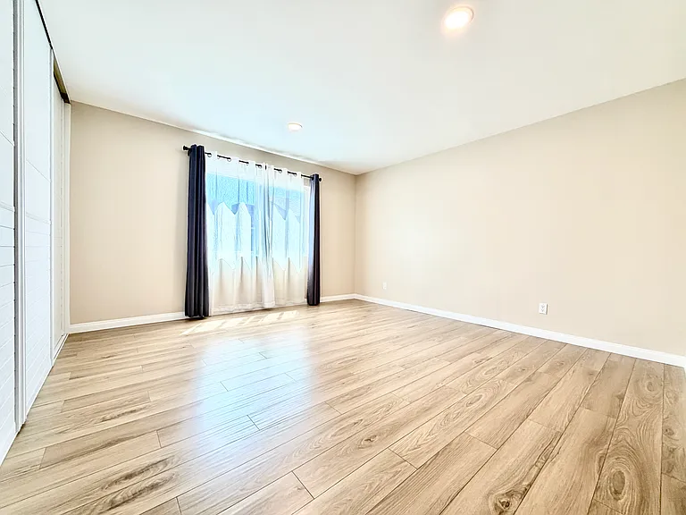 1114 Cleghorn Dr #E — Photo 8