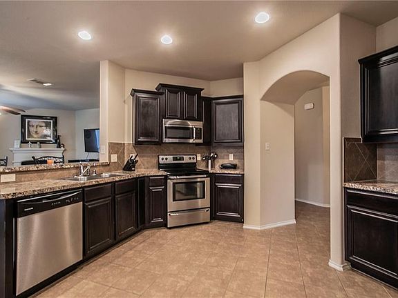 2nd image of 2037 Karsen Ln