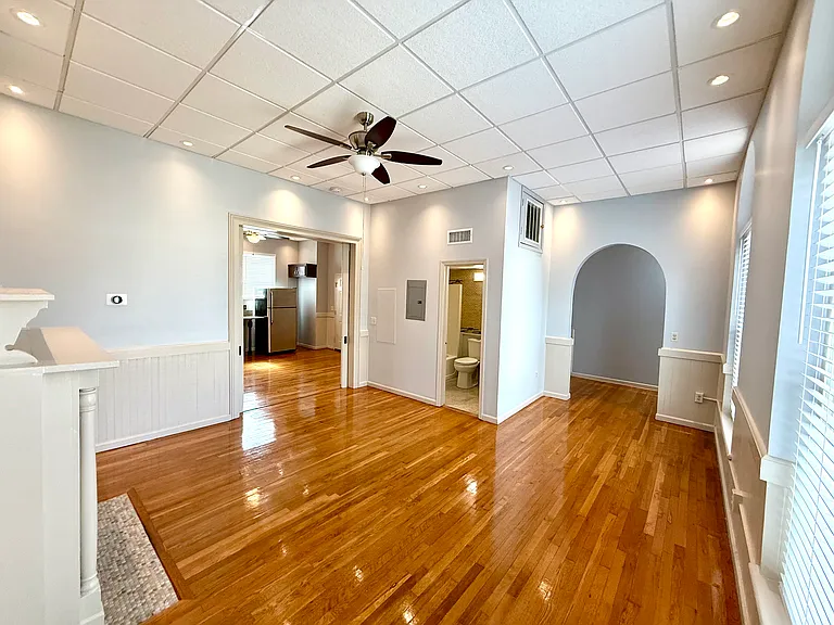 423 S Main St #F — Photo 1