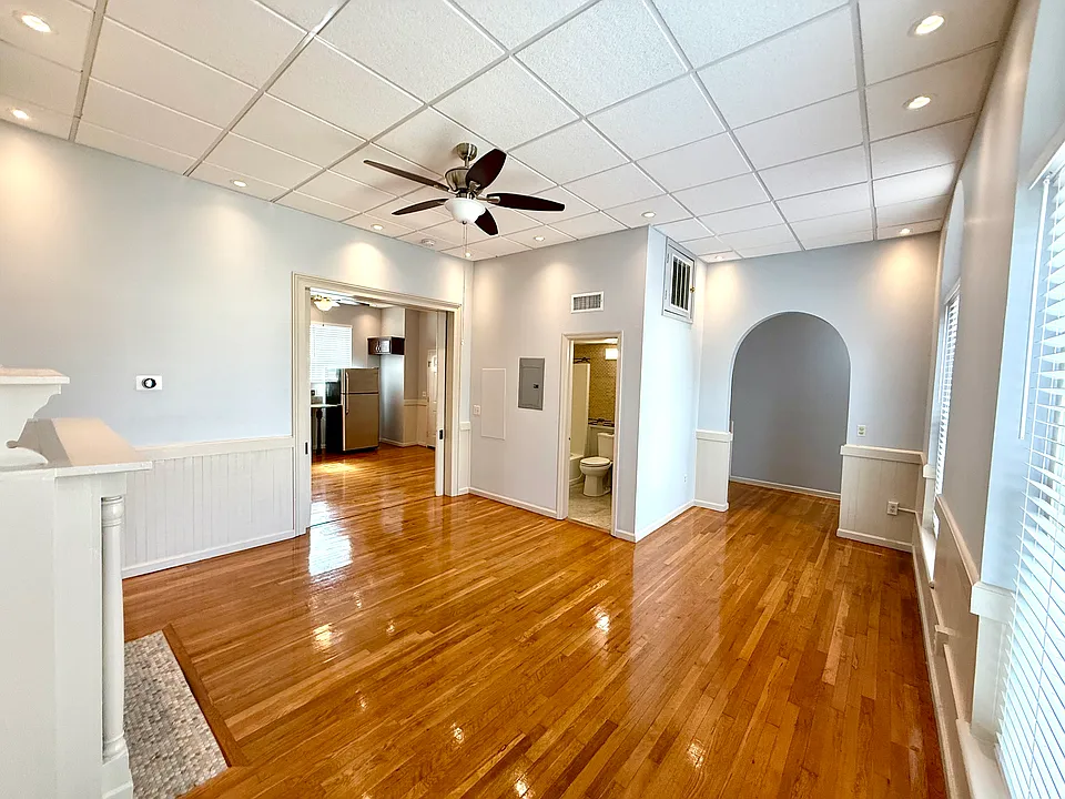 423 S Main St #F