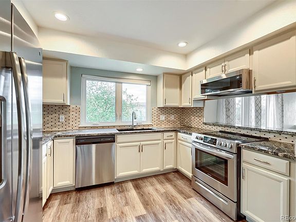 3rd image of 8898 Brompton Way