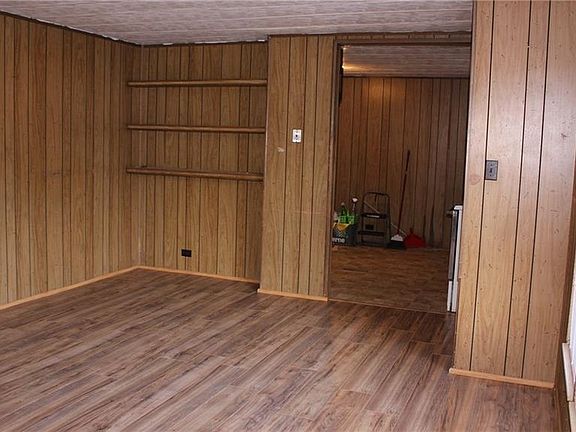 2nd image of 406 Byrne St APT C