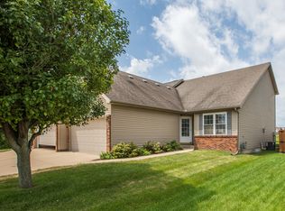 109 Powers Dr, Bloomington, IL