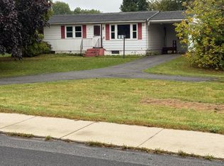 29 Ferry Rd, Crown Point, NY 12928