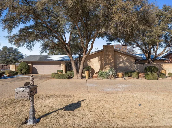 1701 Carter Dr, Brownfield, TX 79316