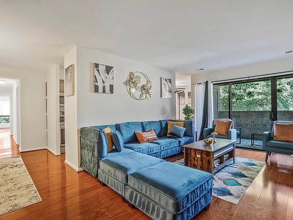 Open and Spacious Living Room