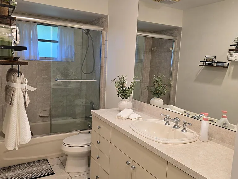 939 Hibiscus Dr — Photo 12