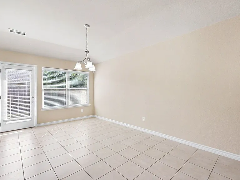 1412 Villa Paloma Blvd — Photo 15
