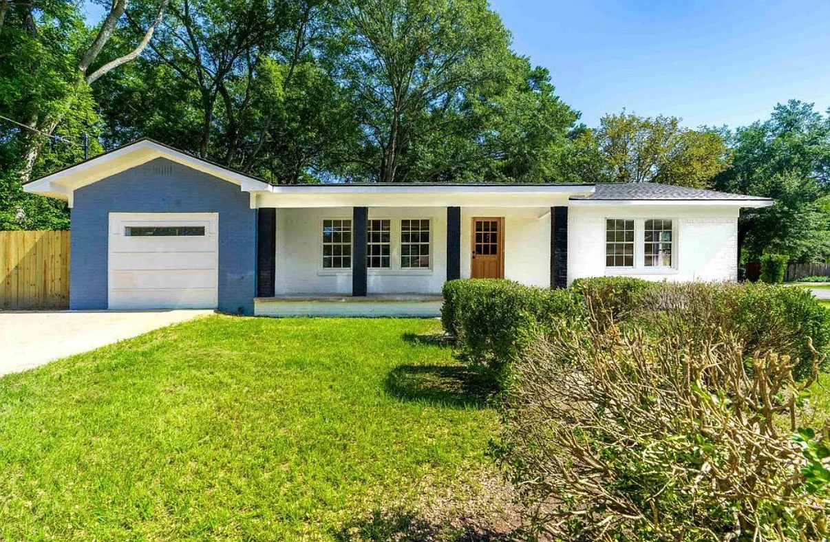 3 bed, 1385 sqft, $1,800 — Photo 1