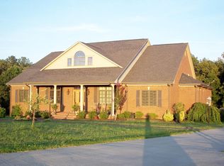 206 Pleasant Rdg, Mooreville, MS 38857