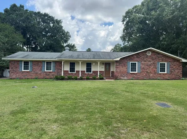 2102 Centenial Dr, Dothan, AL 36303