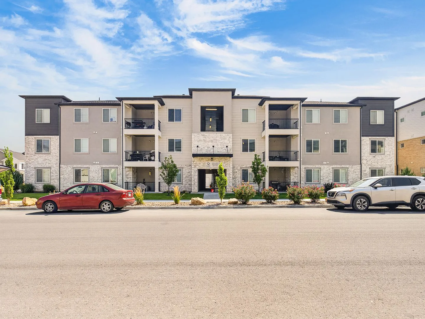 Luxury (partially furnished) condo for rent at Gardner Point Lehi! — Photo 2