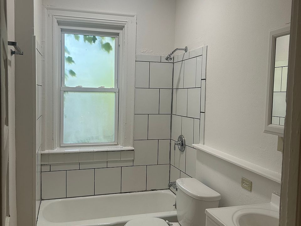 1st image of 1128 E Wright St
