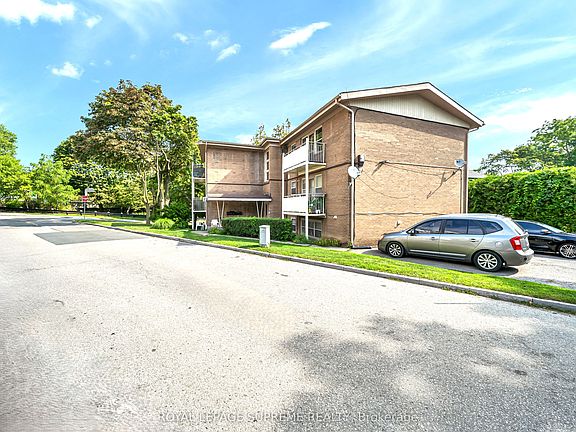 2nd image of 135 Kingsway Cres #4