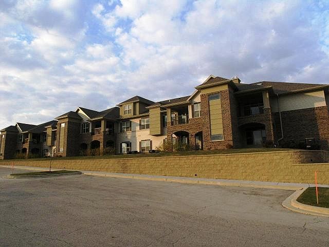 1st image of 2849 W Drexel Ave Unit 618