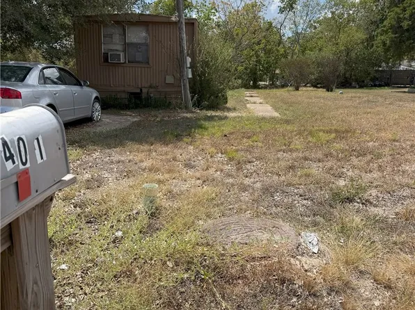 401 Legion Ct, Bryan, TX 77803