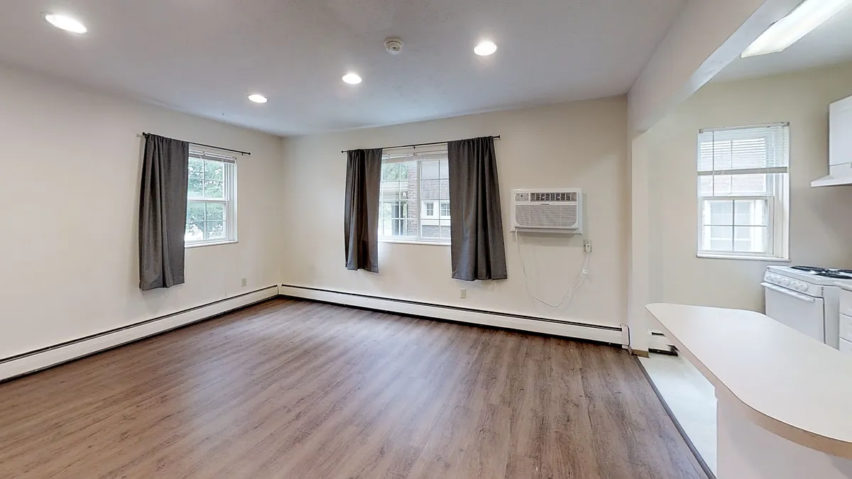 Building Photo - 98 E 12th Ave #Y