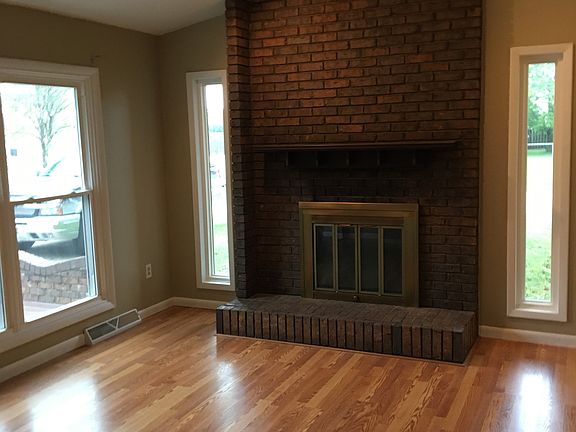 Vaulted ceiling living room