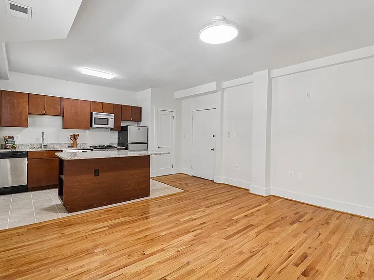 NEW QUIN APARTMENTS — Photo 31