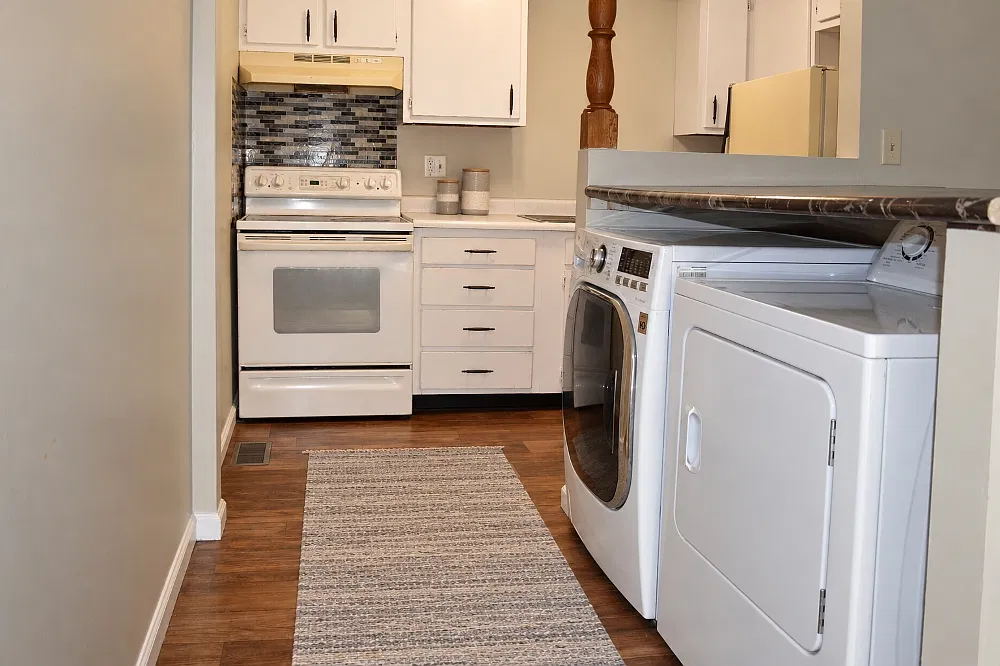 2 bed, 895 sqft, $995 — Photo 4