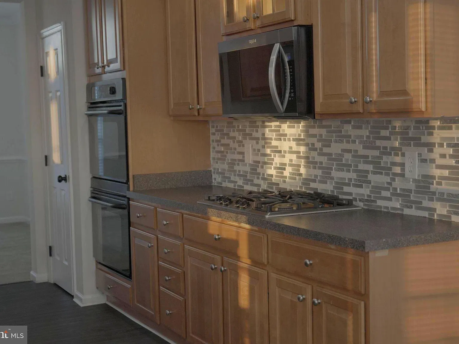 5 bed, 3.5 bath, 3355 sqft, $3,800 — Photo 4