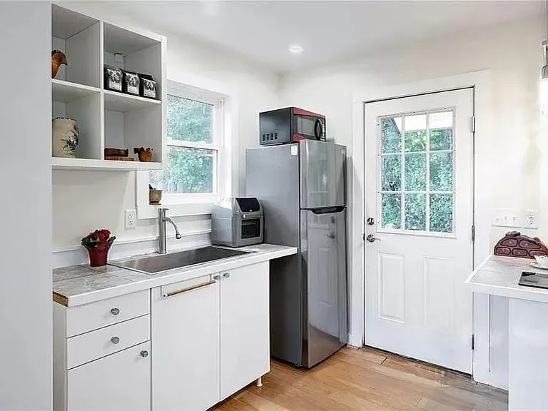113 Florida Ave — Photo 3