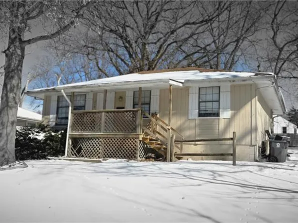 219 S High St, Sugar Creek, MO 64054