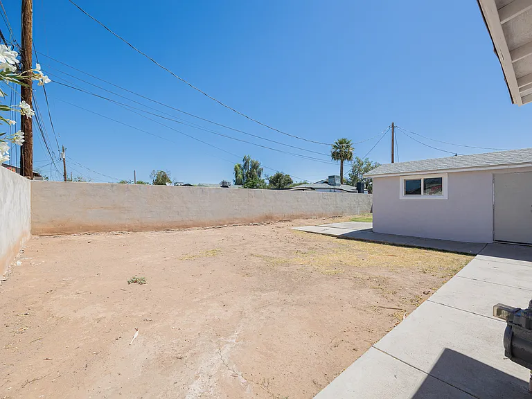 2830 E Sheridan St — Photo 20