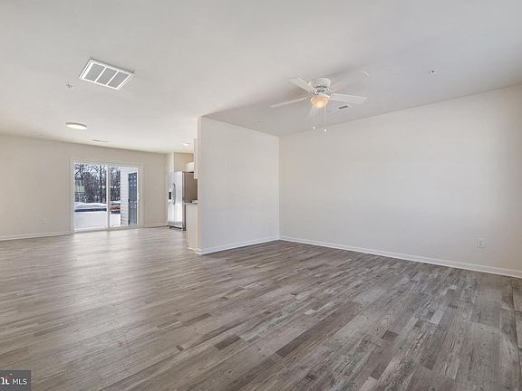 3rd image of 103 Metcalf Rd