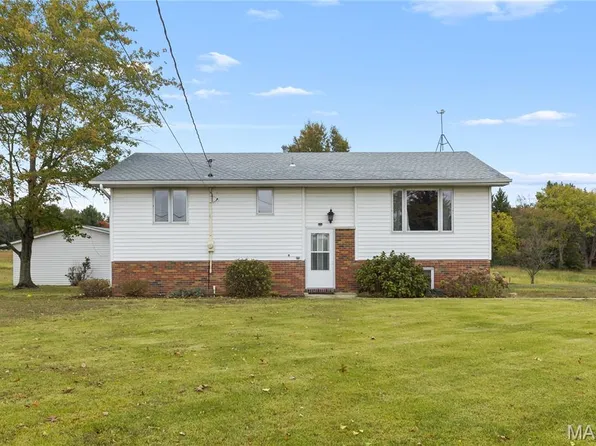 3327 Seiler Rd, Bethalto, IL 62010