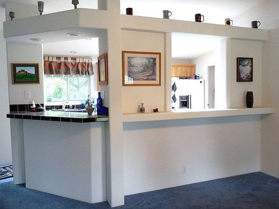 Divider Wall between Living Room and Kitchen