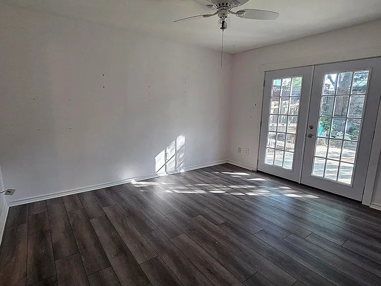 121 Amelia Ct — Photo 12