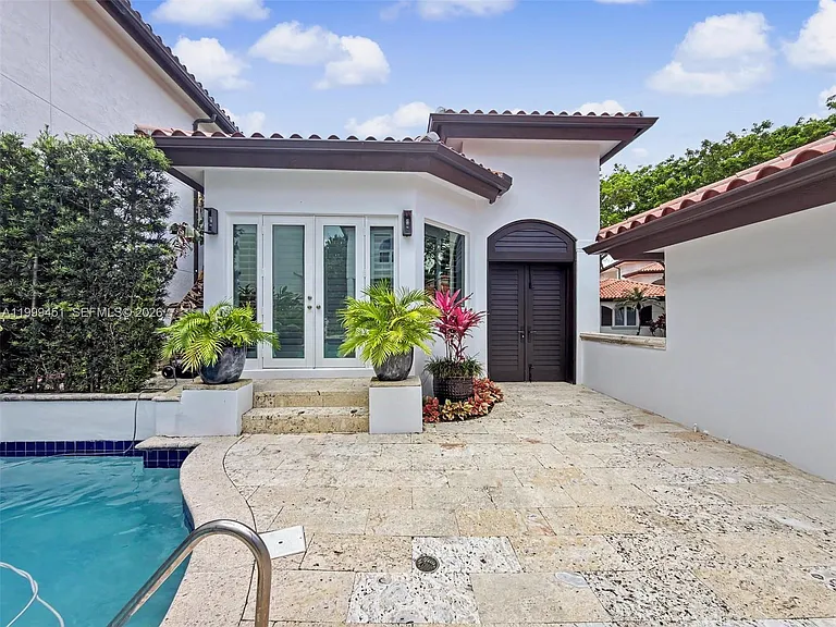 13689 Deering Bay Dr — Photo 71