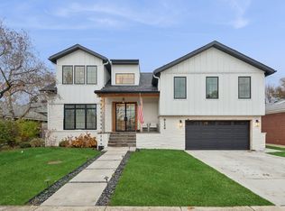 9124 Kilbourn Ave, Skokie, IL