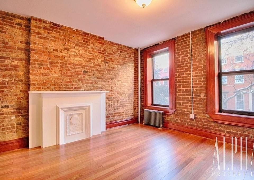 1st image of 320 W 19th St APT 3E