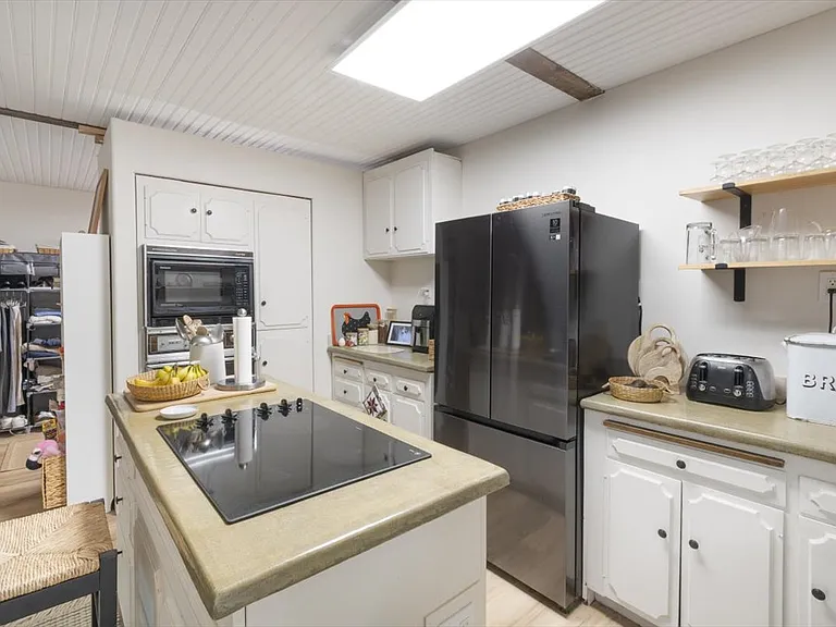 2102 Deerpark Dr — Photo 15