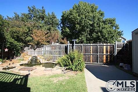 4th image of 1129 Holly Dr