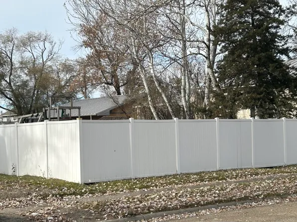 305 N 3rd St, Aberdeen City, SD 57401