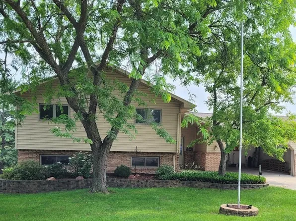 203 Arneson Rd, Barneveld, WI 53507
