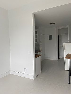 3rd image of 178 Ludlow St #4C
