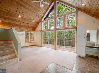 447 Fragrance Ln, Hedgesville, WV 25427