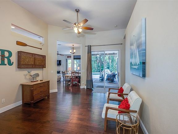 5th image of 563 Walden View Dr