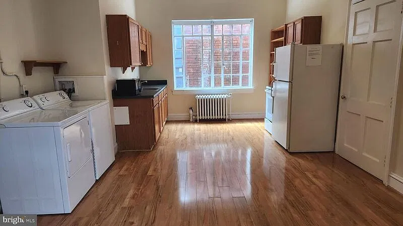 2 bed, 1.0 bath, 1241 sqft, $1,495 — Photo 3