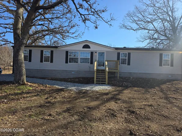 9051 Elm Dr, Joplin, MO 64804