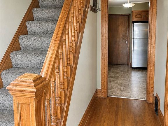 2nd image of 32 Chestnut St