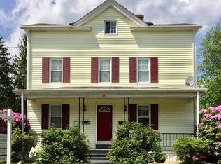 100 Meadowbrook Rd #2, West Hartford, CT 06107